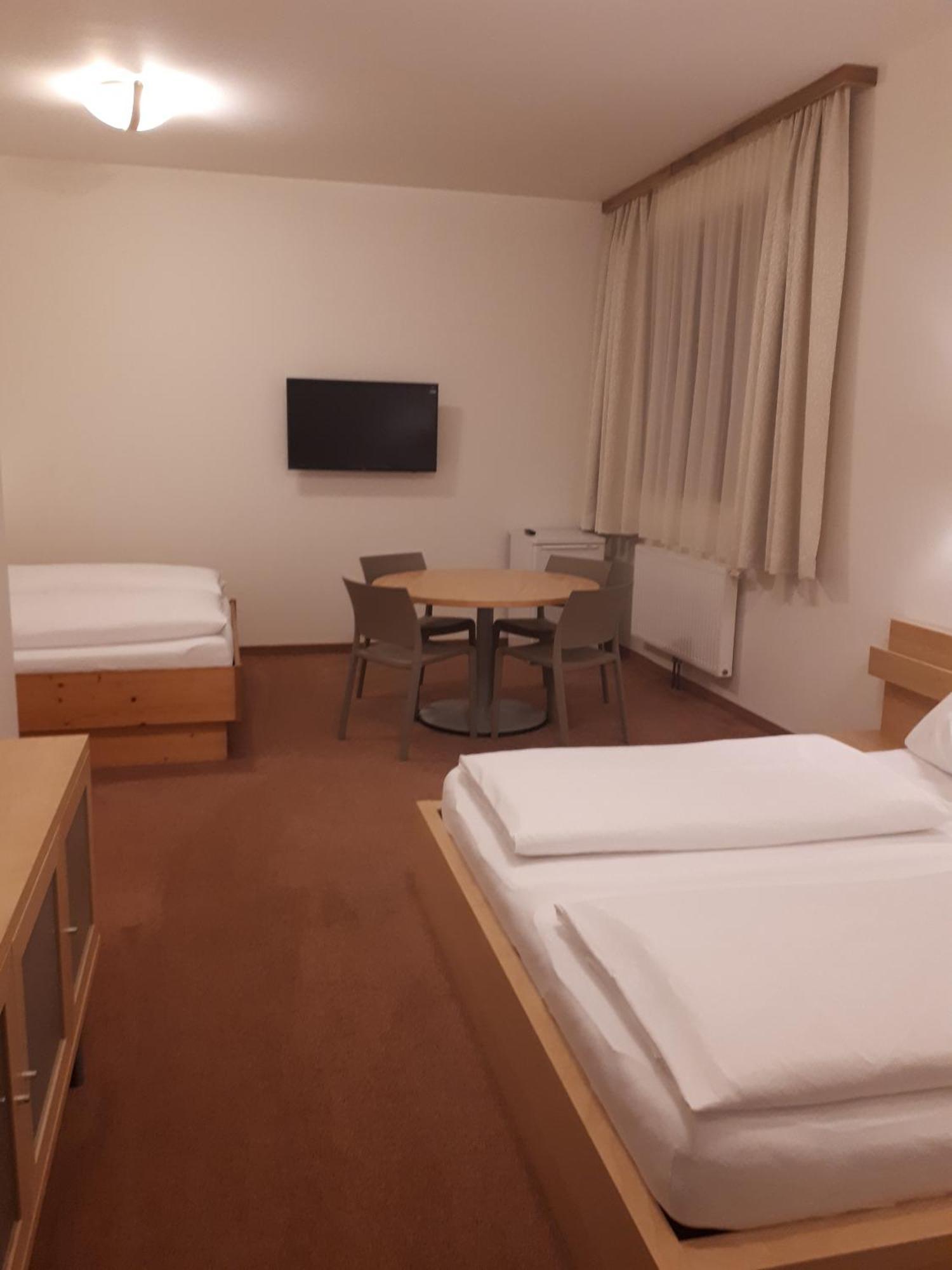 斯塔杰特酒店 弗拉绍 客房 照片